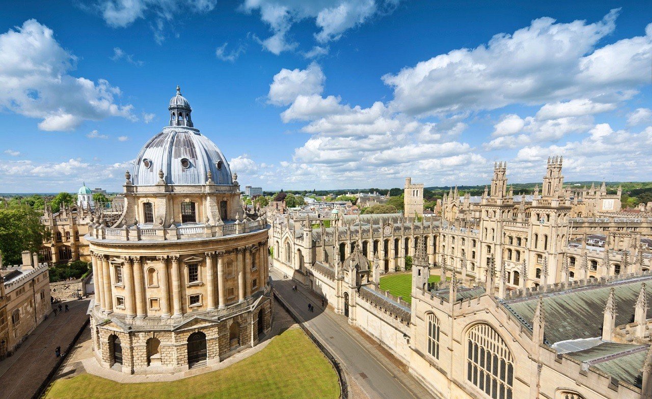 Oxford là trường đại học lâu đời nhất nước Anh