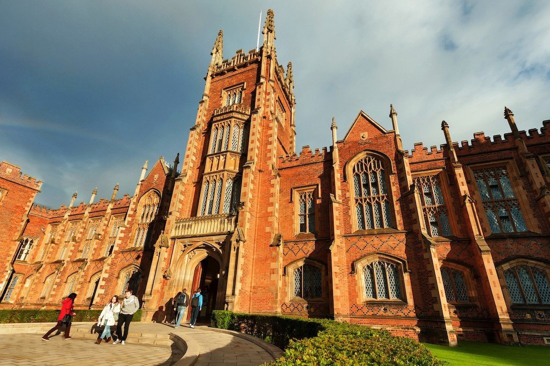 Là một trong mười trường đại học lâu đời nhất vương quốc Anh