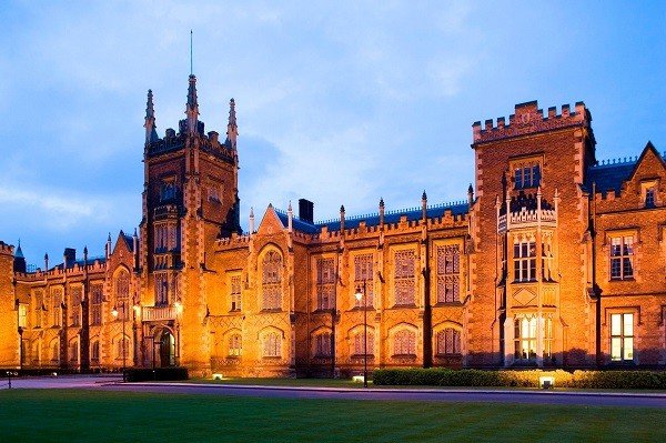 Đại học Queen’s Belfast – Top 1% trường đại học trên thế giới