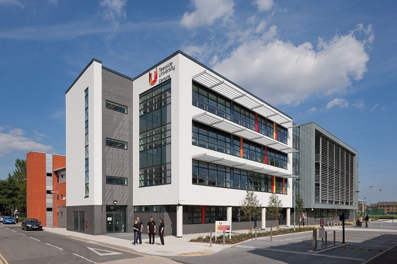 Đại học Teesside sở hữu tòa nhà hiện đại hỗ trợ học tập, nghiên cứu