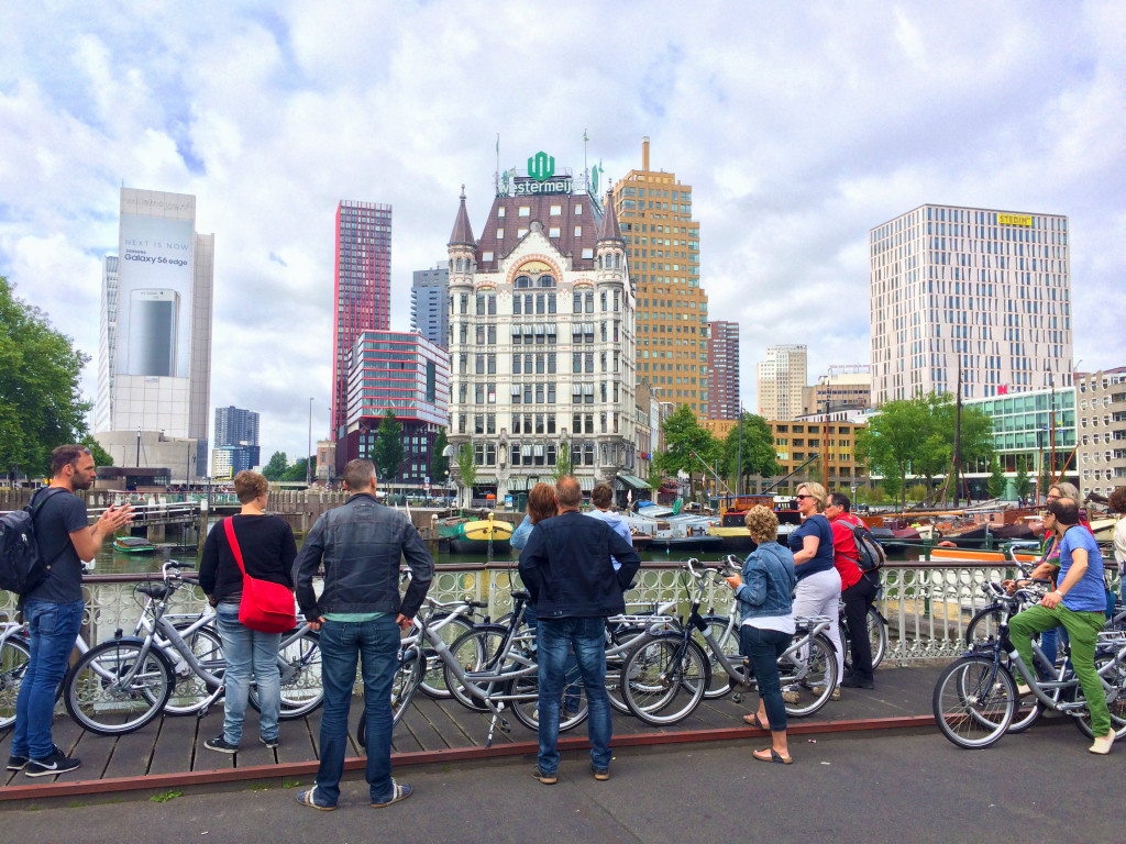 Xe đạp là phương tiện đi lại được yêu thích ở Rotterdam cũng như trên khắp Hà Lan