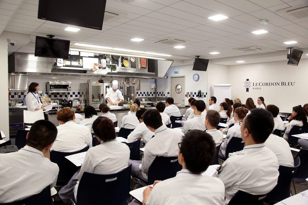 Lớp học nấu nướng tại Le Cordon Bleu Paris
