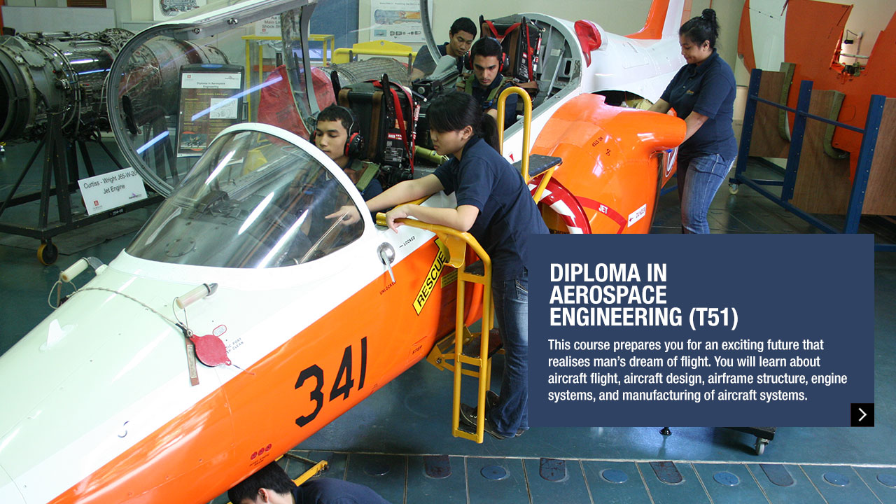 Học sinh ngành kỹ thuật hàng không vũ trụ tại Temasek Polytechnic