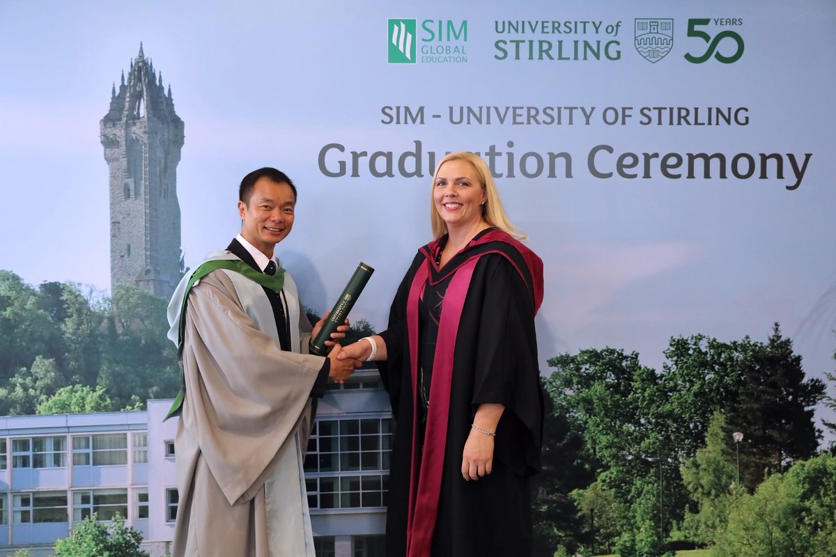 Sinh viên quốc tế nhận bằng cấp gốc từ Đại học Stirling khi chọn lộ trình học tập tại Học viện SIM