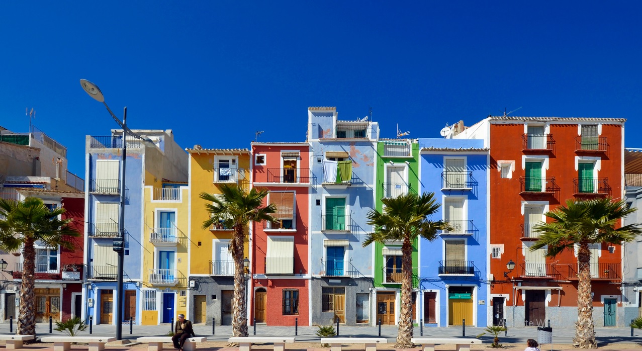 Con phố sắc màu tại Alicante