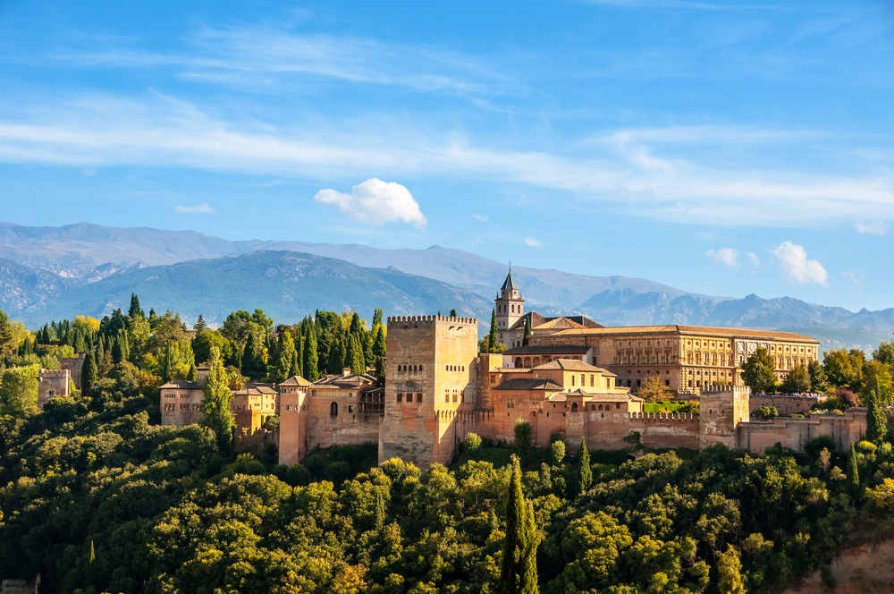 Granada là thành phố không thể bỏ qua khi đến Tây Ban Nha