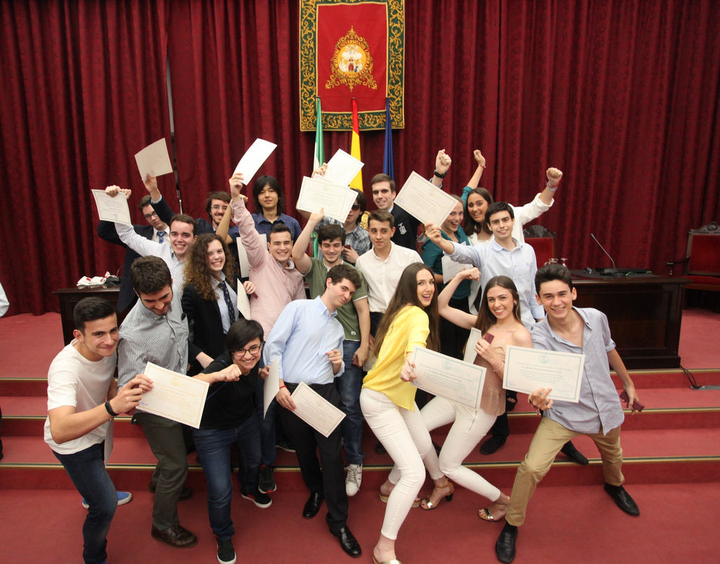 Sinh viên Đại học Seville trong một cuộc thi kiến thức