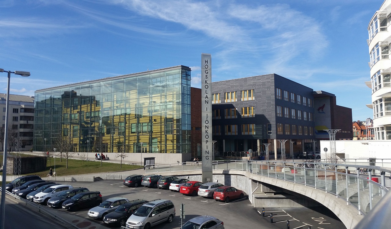 Đại học Jonkoping là trường đầu tiên ở Thụy Điển cùng lúc đạt 2 chứng nhận quốc tế về chương trình đào tạo ngành kinh doanh EQUIS và AACSB
