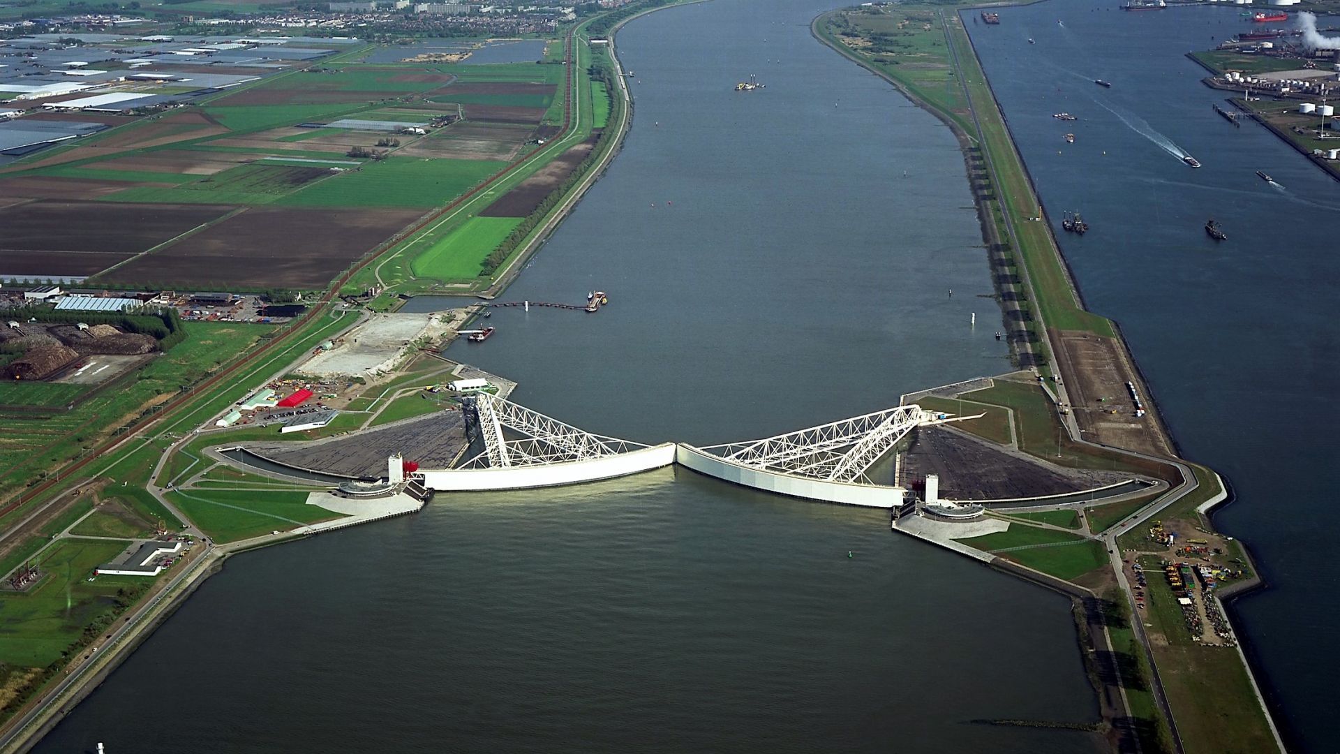 Một phần Delta Works - công trình trị thủy đầy tự hào của người Hà Lan