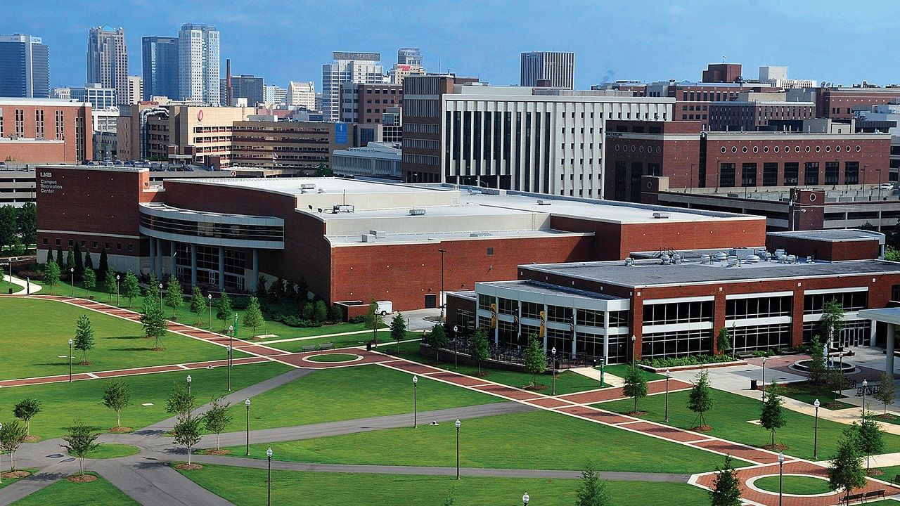Khuôn viên rộng lớn của Đại học Alabama at Birmingham