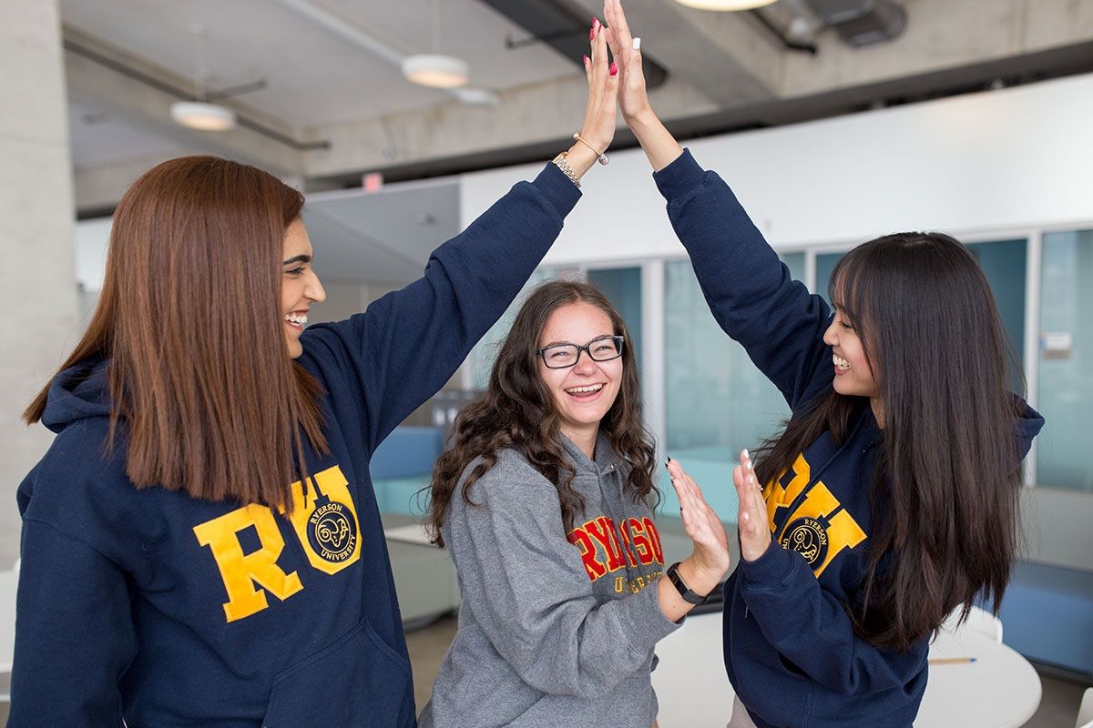 Trở thành sinh viên Đại học Ryerson để tiếp cận chương trình giáo dục chất lượng cao cùng nhiều cơ hội nghề nghiệp tại Toronto sầm uất