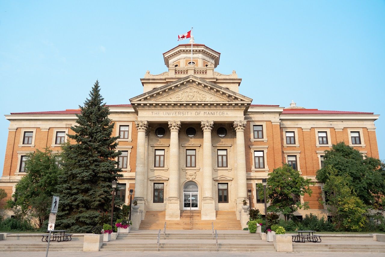 Đại học Manitoba có bề dày lịch sử giáo dục gần 150 năm