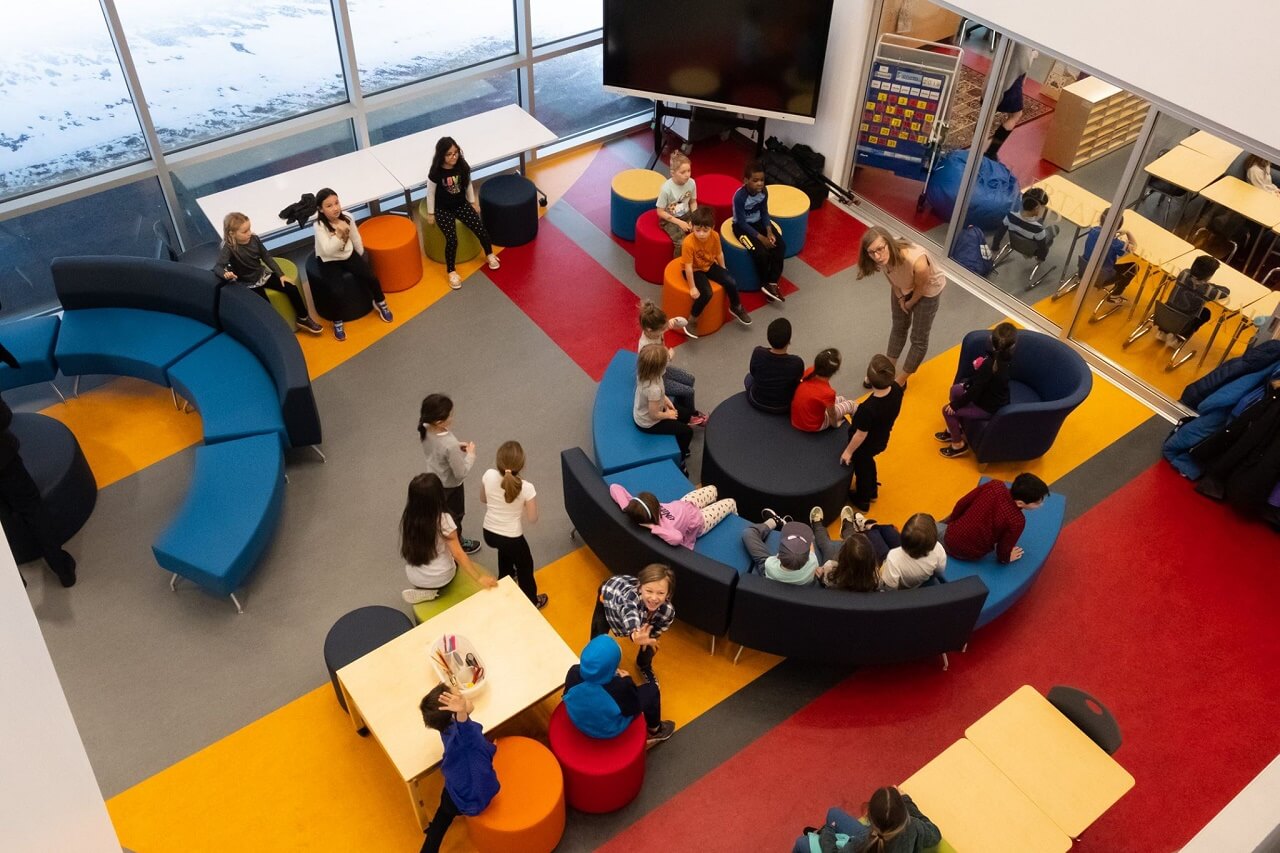 Một không gian học tập đầy sắc màu của hệ thống Edmonton Public Schools