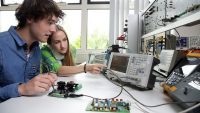 Kỹ thuật điện - điện tử là lĩnh vực có nhu cầu nhân lực cao tại Hà Lan và trên thế giới