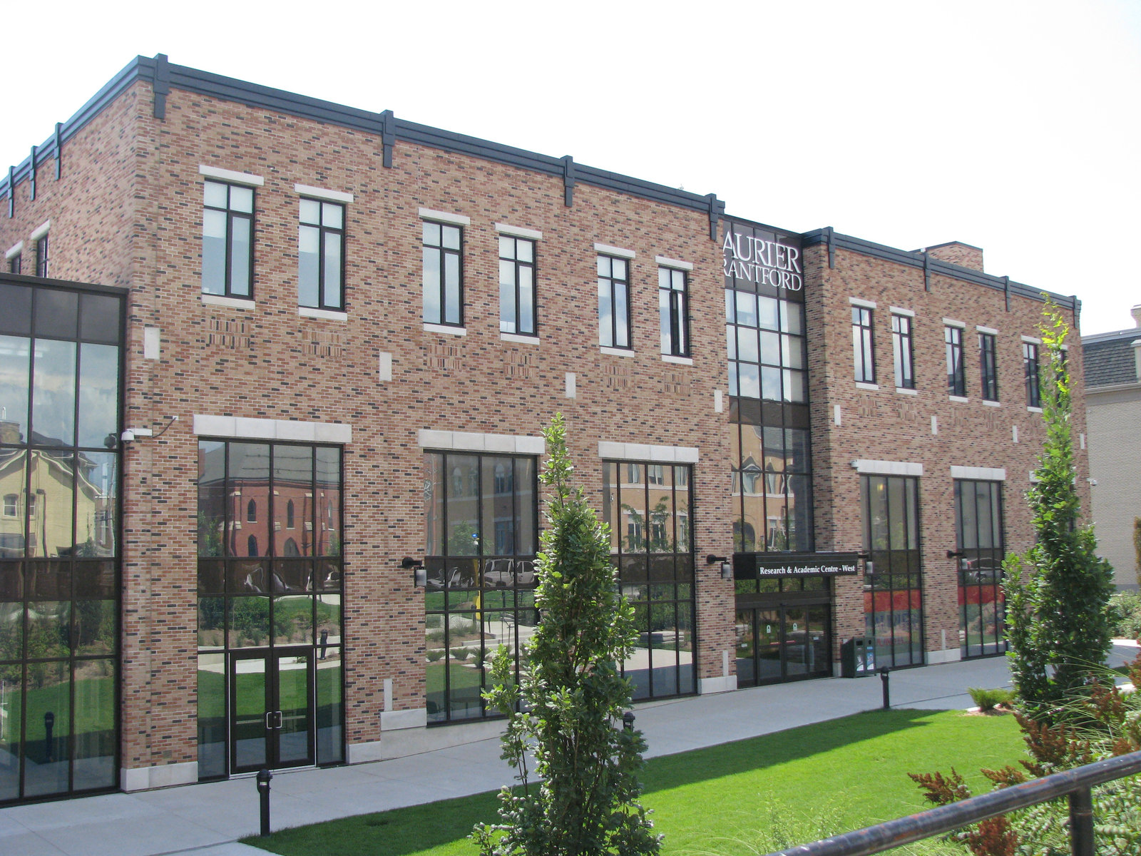 Trung tâm nghiên cứu và học thuật của WLU ở thành phố Brantford
