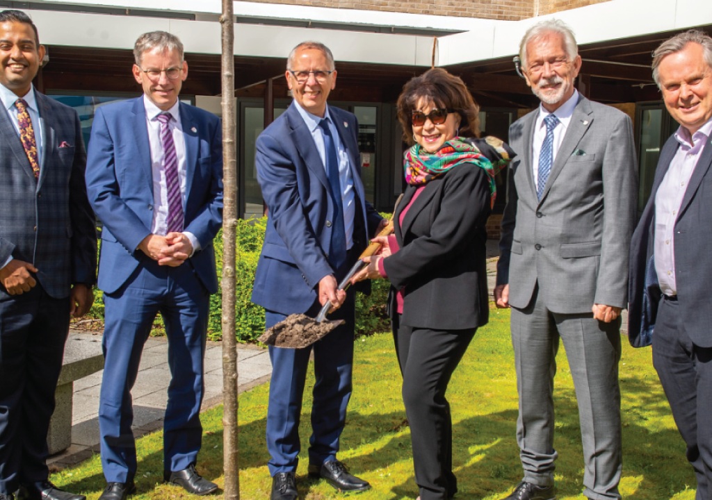 Đại học Sunway và Đại học Lancaster đánh dấu 15 năm hợp tác với chương trình trồng cây kỷ niệm
