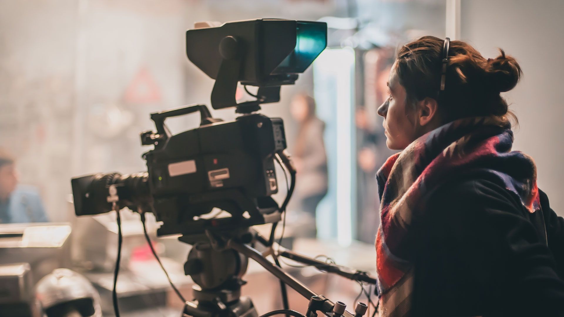 Công nghiệp điện ảnh, truyền hình với sự phát triển đa dạng nền tảng công nghệ đang mở ra cơ hội nghề nghiệp rộng mở cho người làm phim