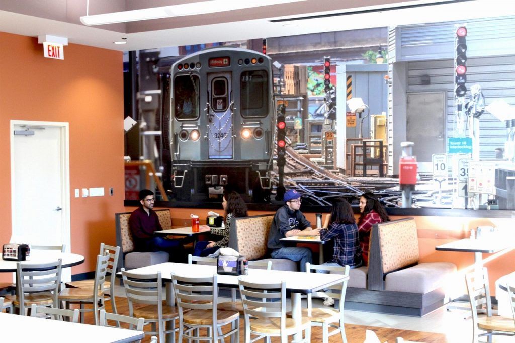 Khu vực canteen của Đại học DePaul