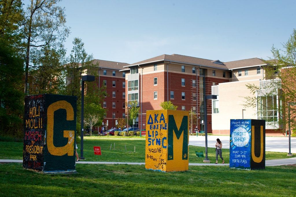 Trang trí ấn tượng ở Đại học George Mason