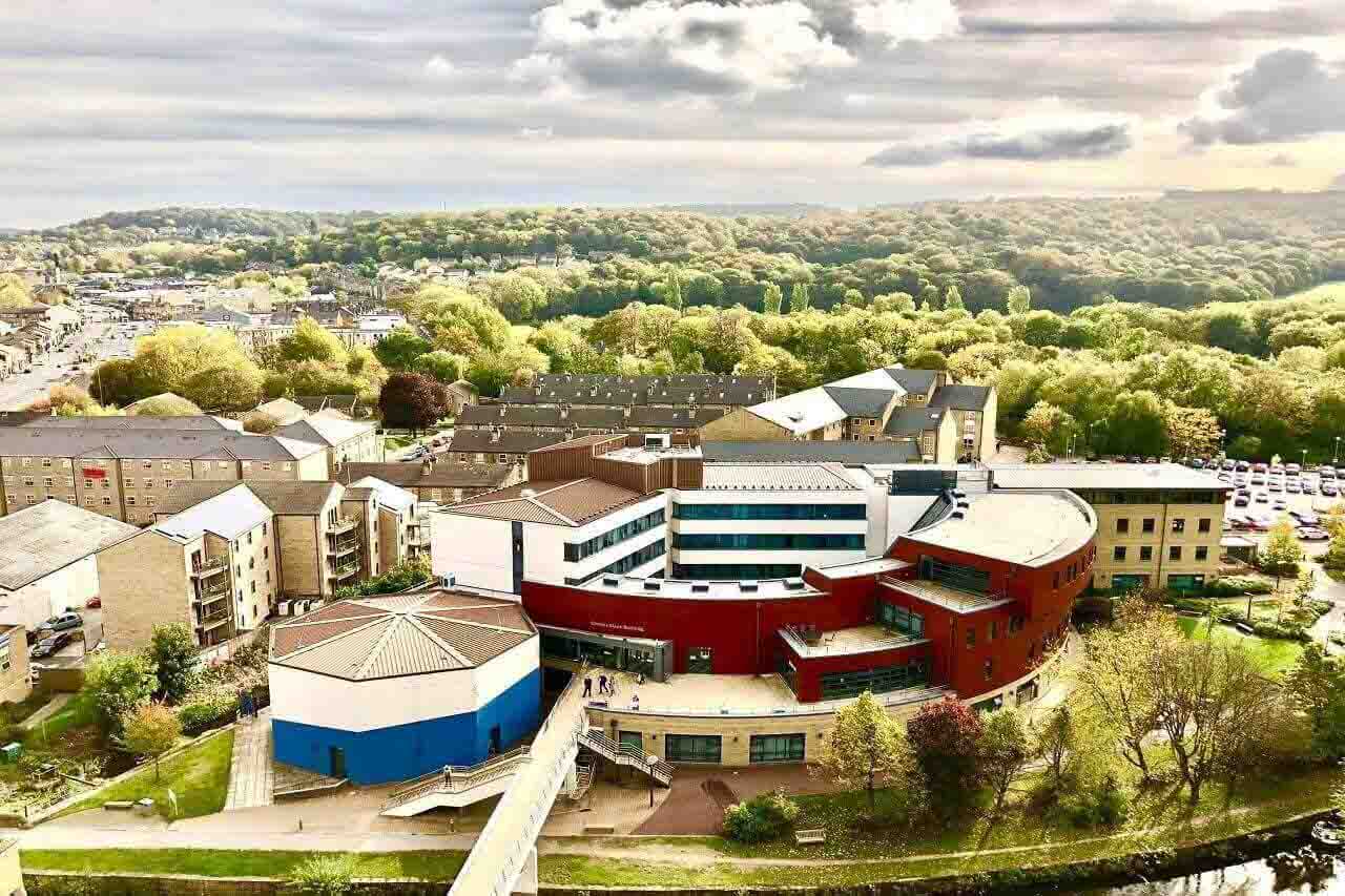 Học bổng Đại học Huddersfield