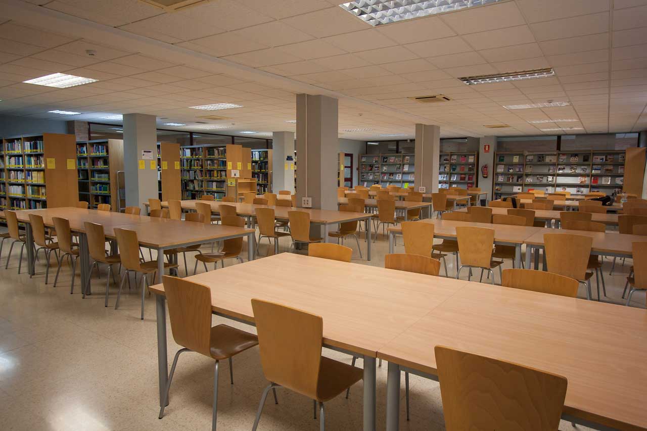 Một góc thư viện Đại học Malaga