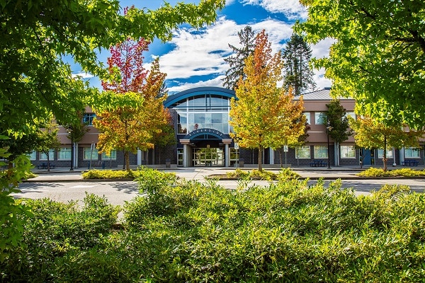 du học trường tring học coquitlam school district canada