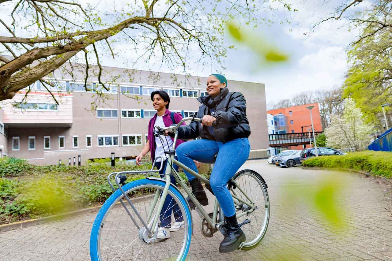 Khuôn viên Đại học KHUD HAN