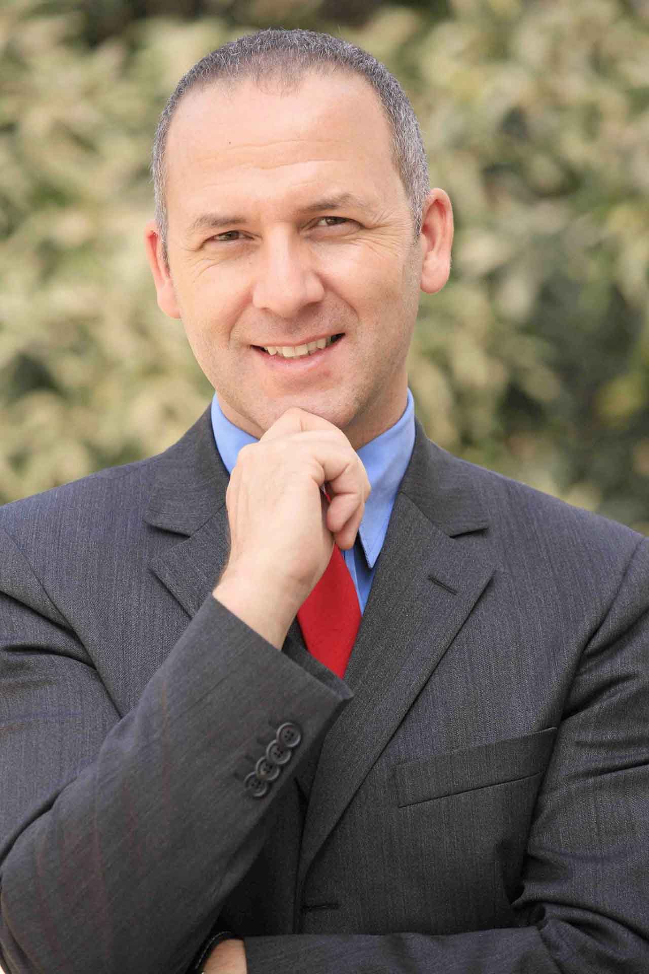 Tiến sĩ Holger Siemons Đại học Northampton