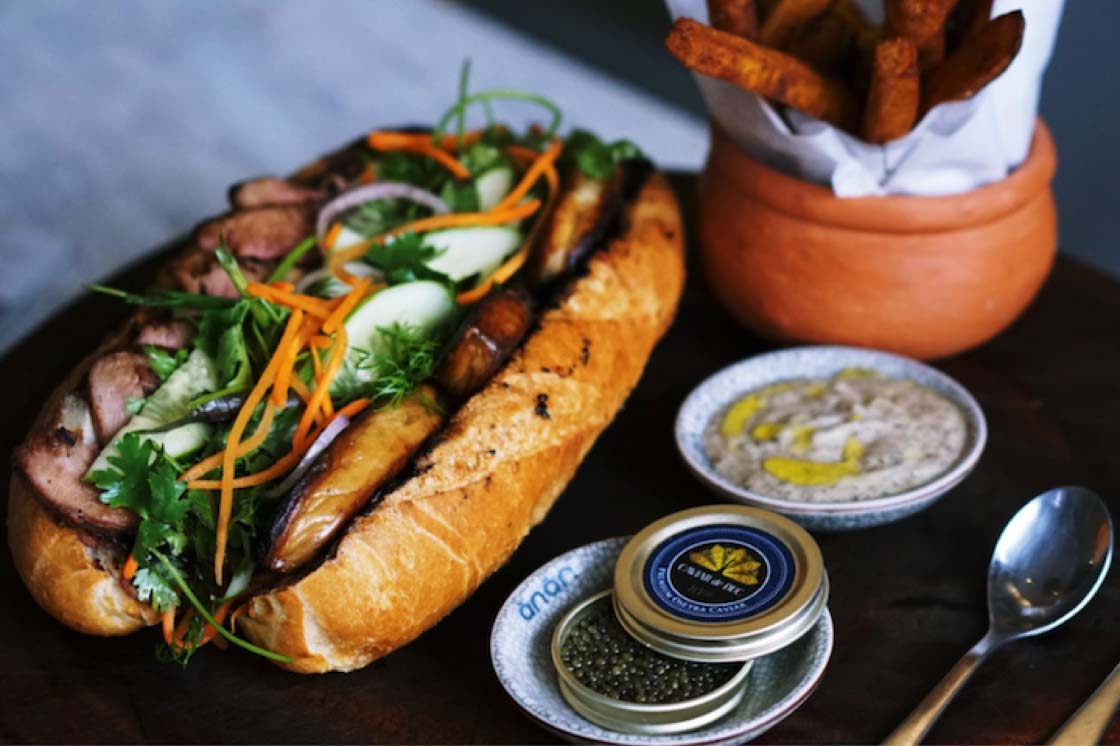 Ổ bánh mì 100 USD Anan Saigon