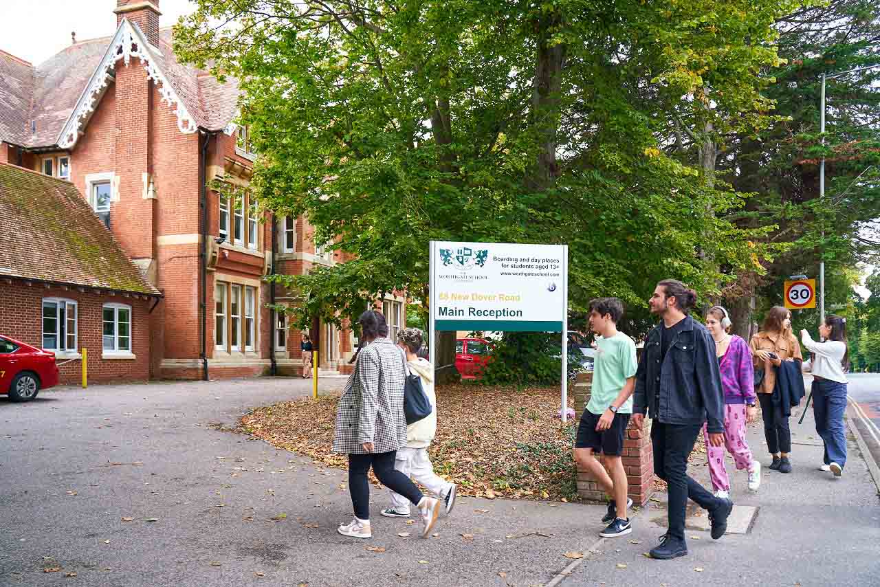 Trường trung học Worthgate School Canterbury