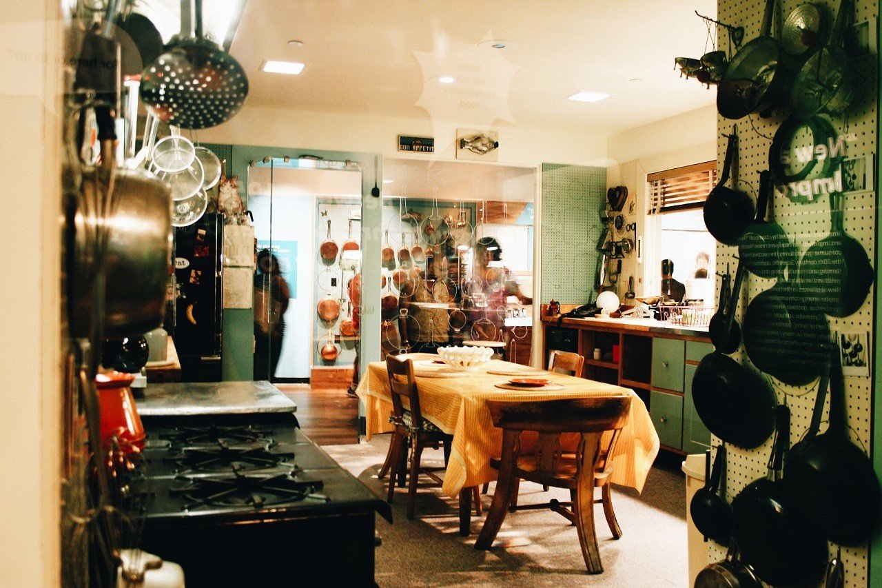 Phòng bếp – nơi mà Julia Child sáng tạo nên những món ăn đầy mê hoặc