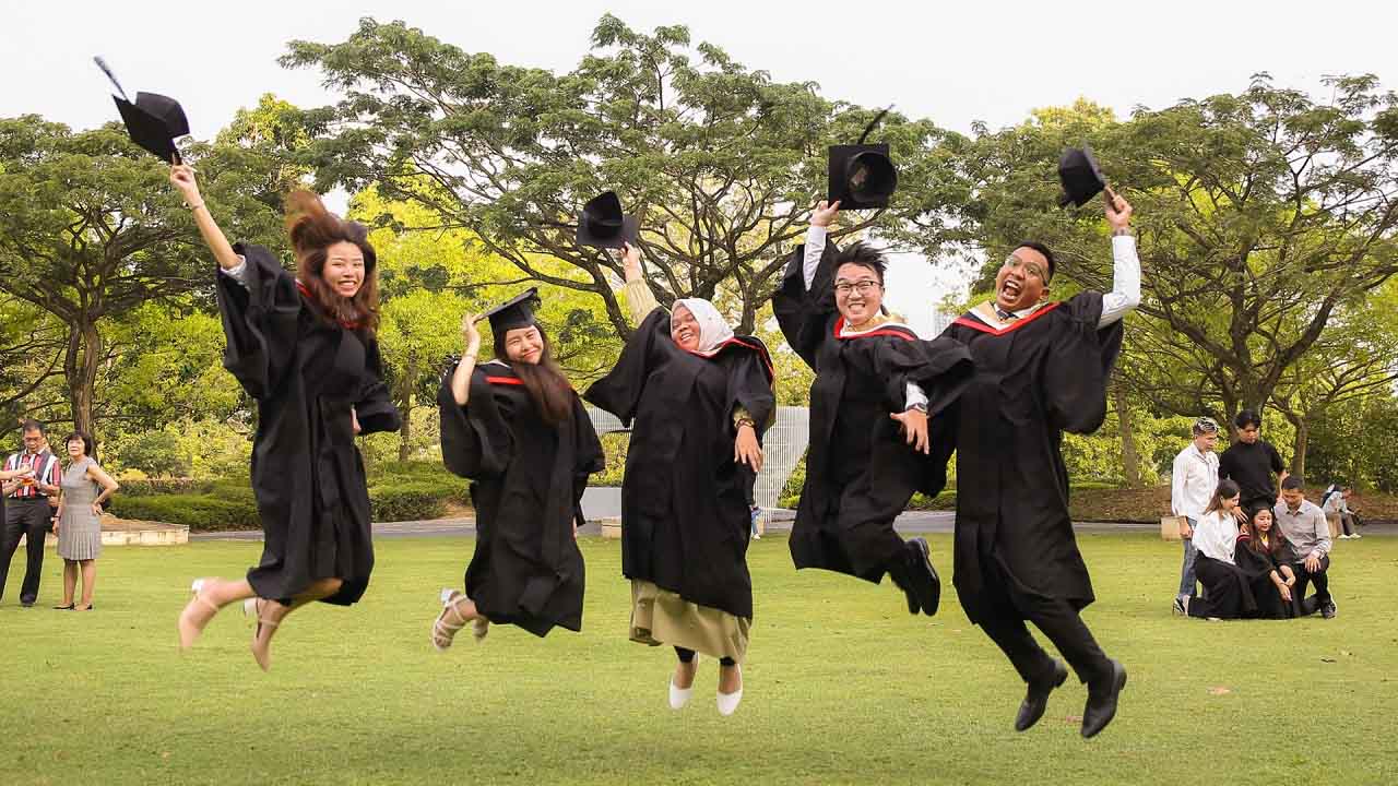 Mức lương trung bình sinh viên tốt nghiệp Viện Công nghệ Singapore SIT