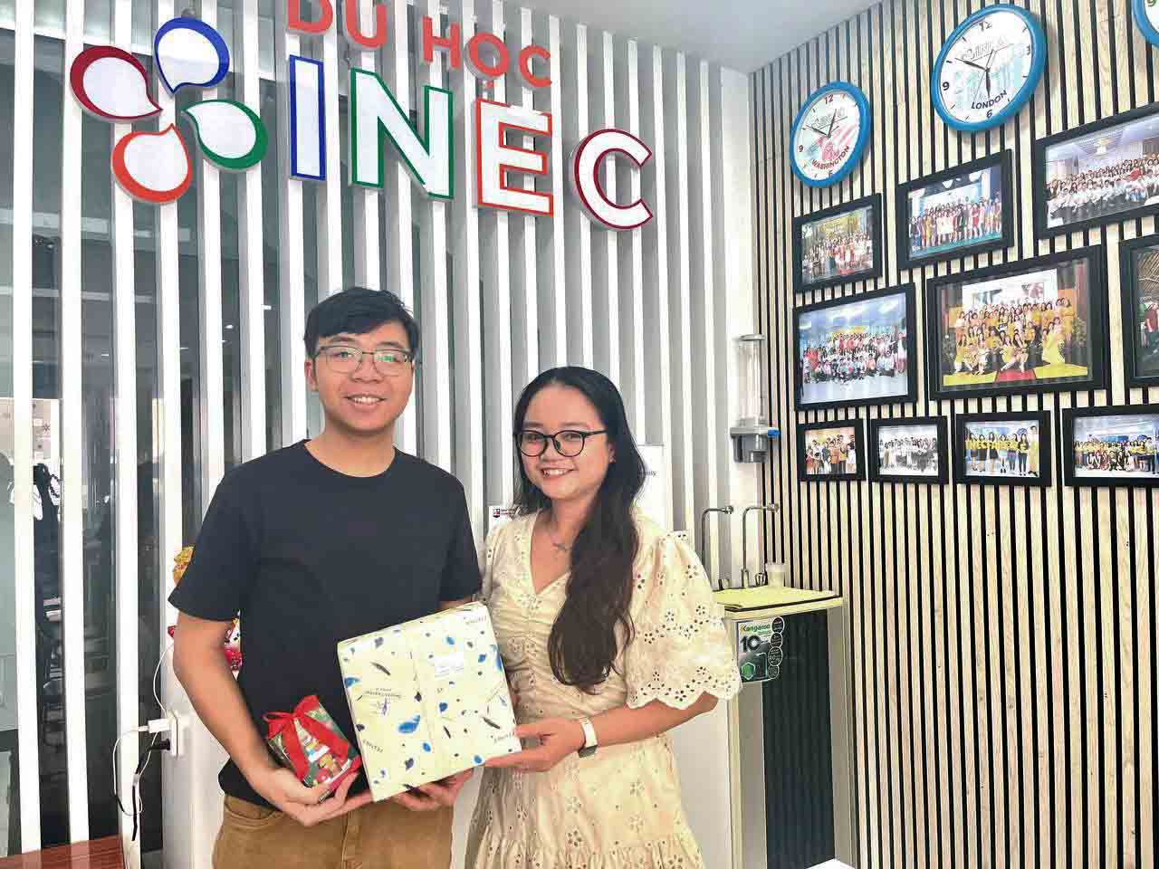 Đại diện tuyển sinh Học viện CAAS