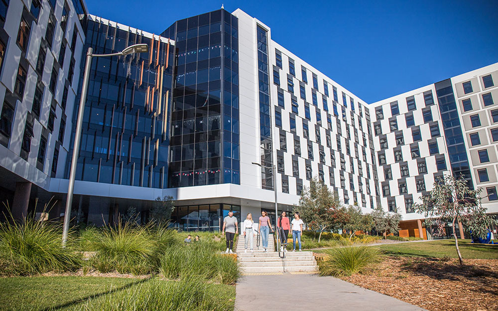 University of Canberra College