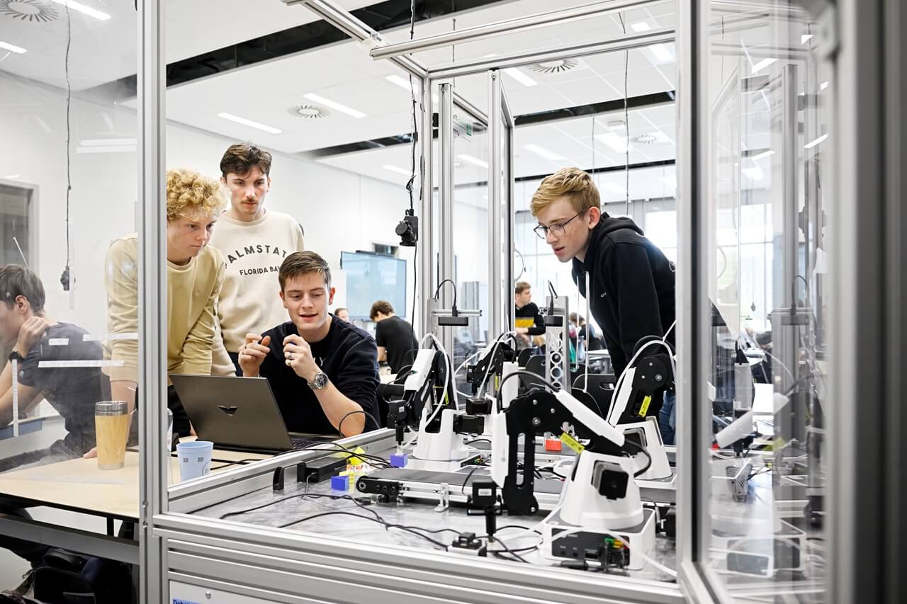 Đại học KHUD Fontys Hà Lan