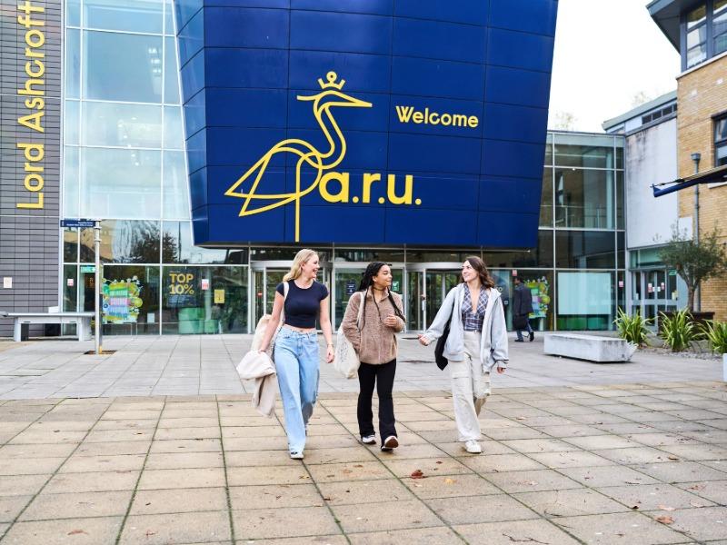 Học Education tại Anglia Ruskin University có thực tập không