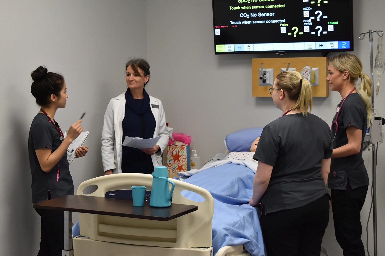 du học Canada ngành Nursing tại Medicine Hat College